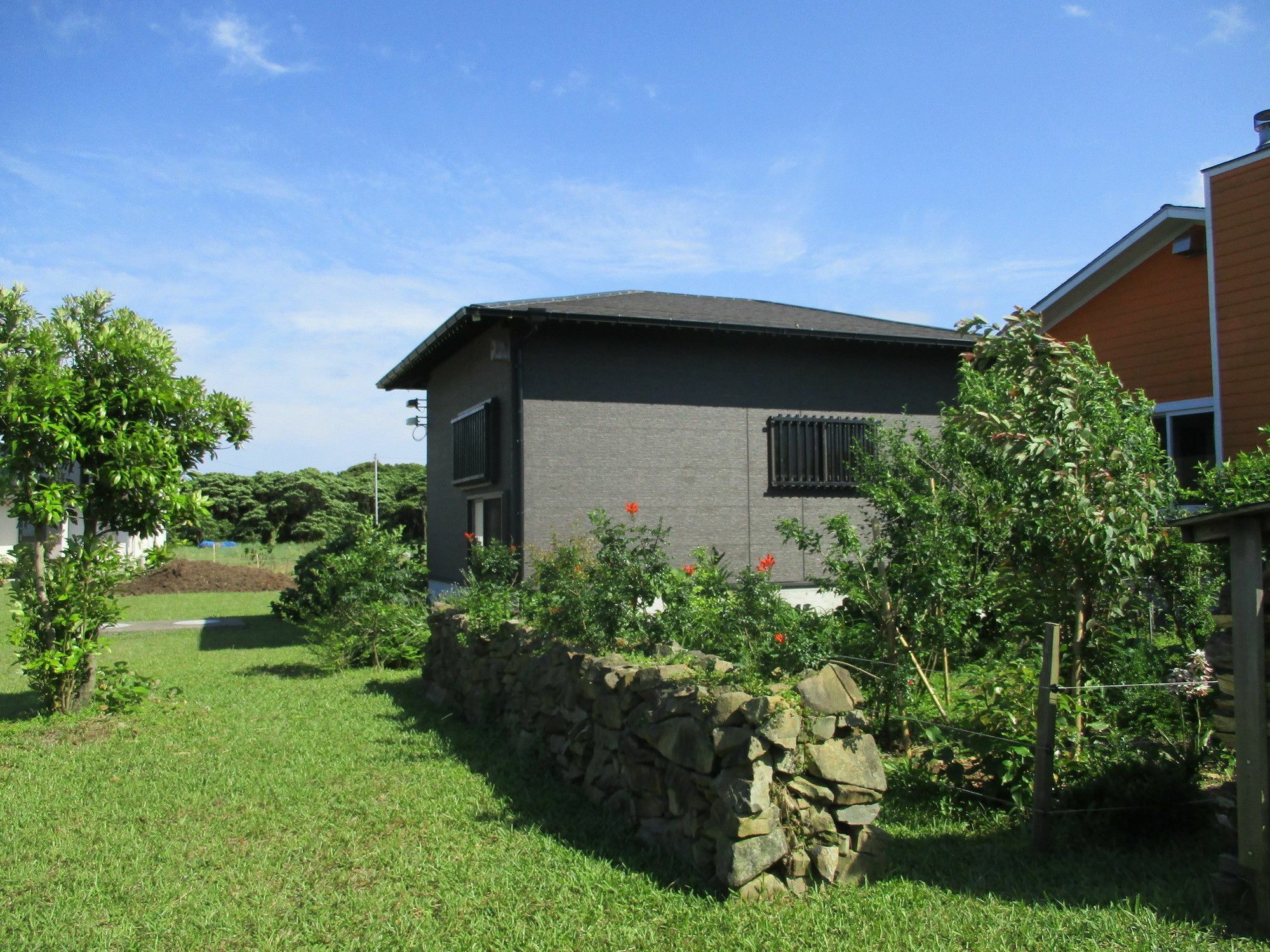 Cottage Orange House Yakushima Yakushima  Bagian luar foto